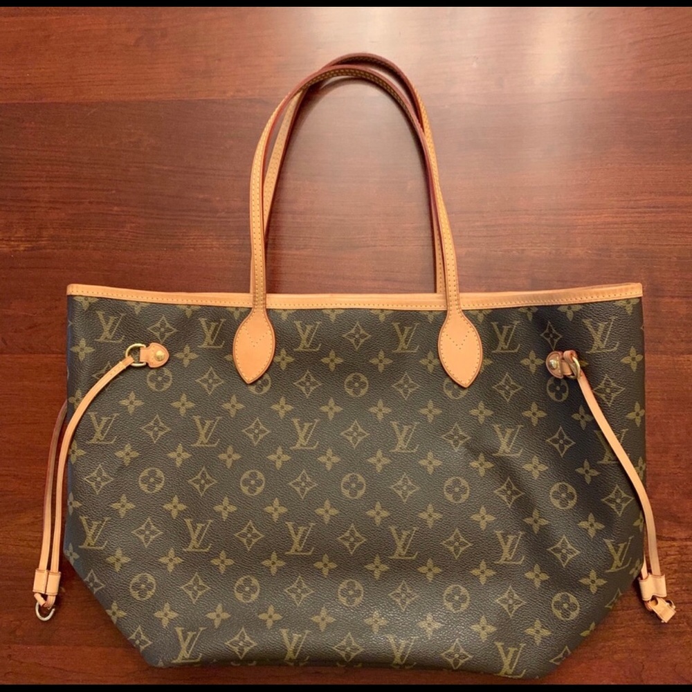 Louis Vuitton Neverfull MM Monogram.